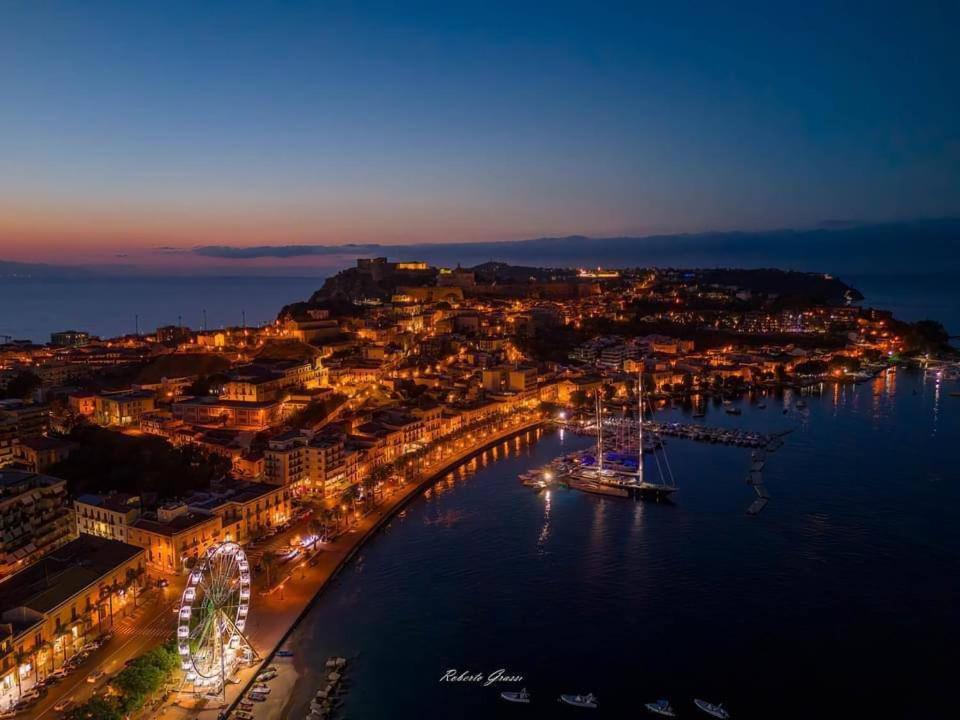 Отель Harbor Elegance Estate Милаццо Экстерьер фото